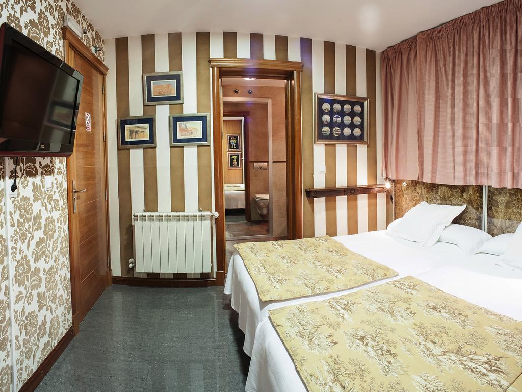Ch Hostal Victoria Cuenca  Ngoại thất bức ảnh